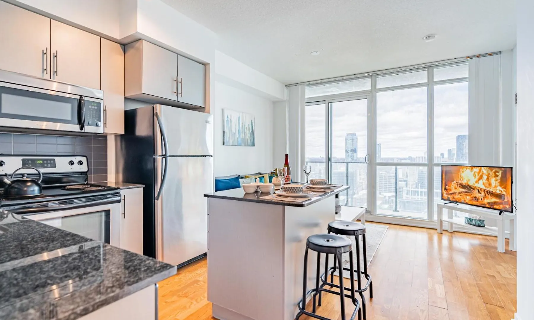 Lovely 1Br-1Bath Condo Toronto 0*,  Canada