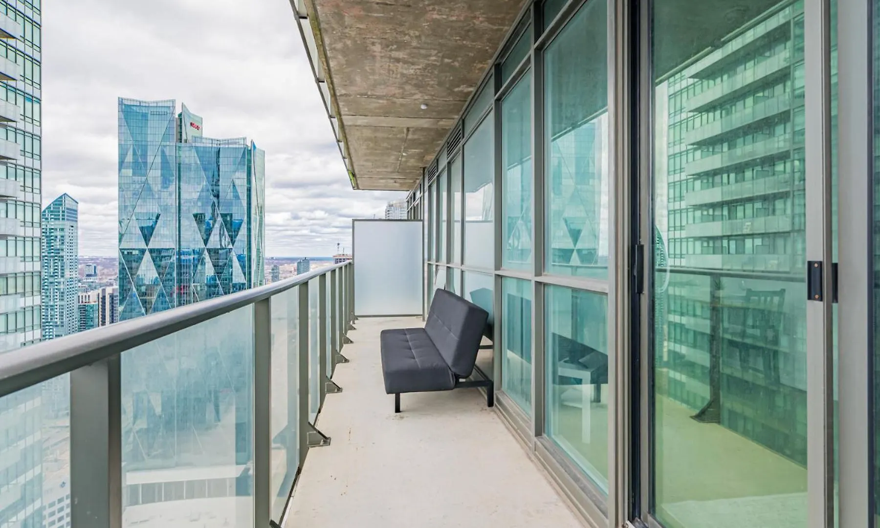 Lovely 1Br-1Bath Condo Toronto 0*,